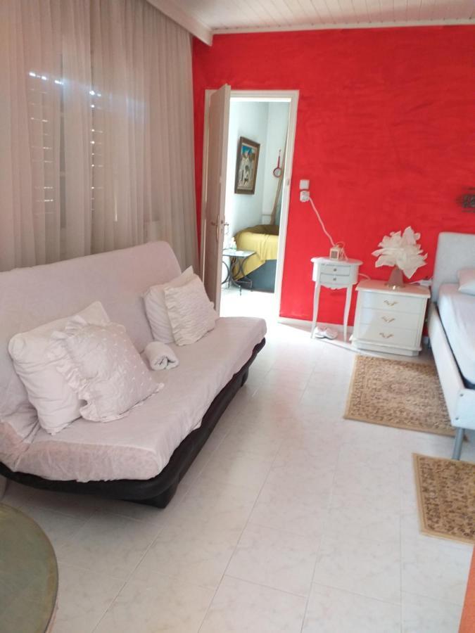 Roulas Cozy Apartments Artemida  Exterior photo
