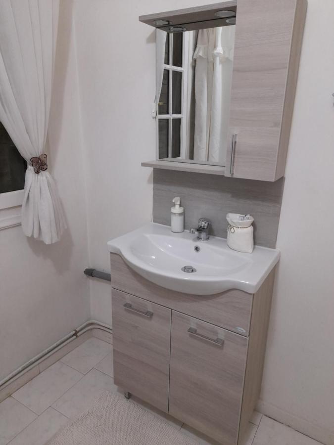 Roulas Cozy Apartments Artemida  Exterior photo